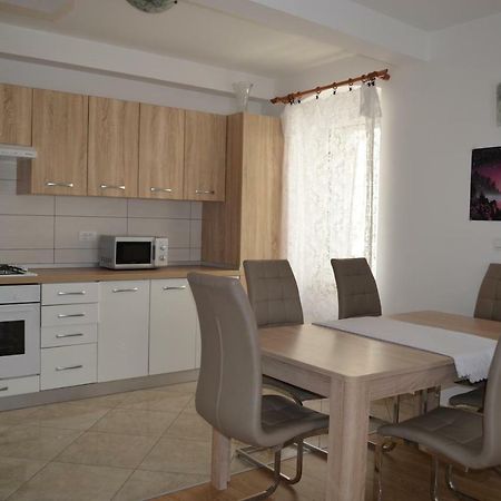 Apartment Michael Krk Town Buitenkant foto