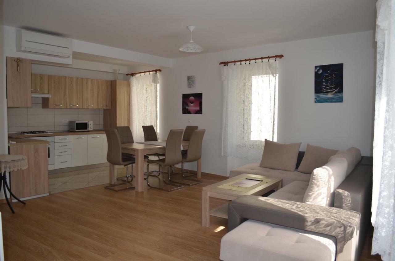 Apartment Michael Krk Town Buitenkant foto