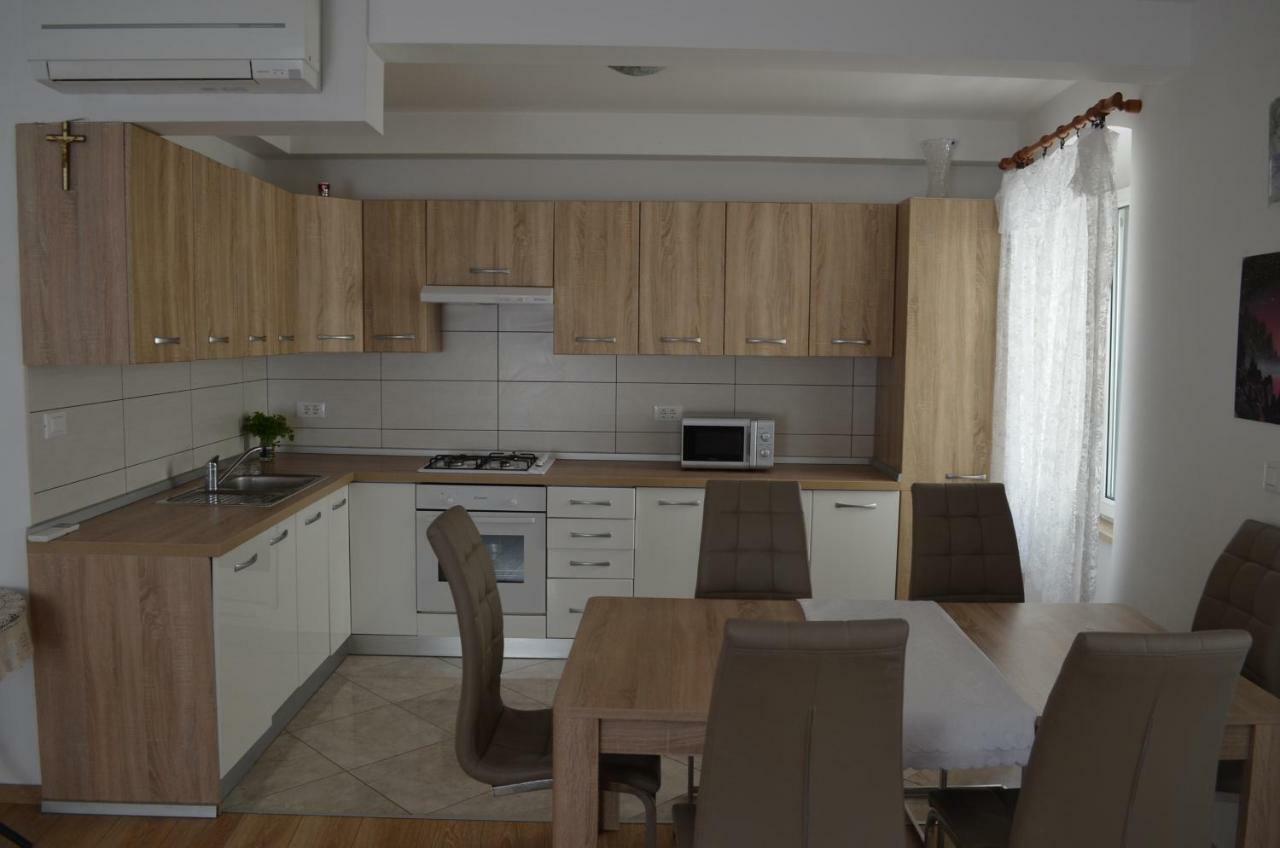 Apartment Michael Krk Town Buitenkant foto